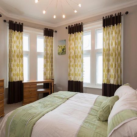 Ambrose Apartments Челтнъм Екстериор снимка
