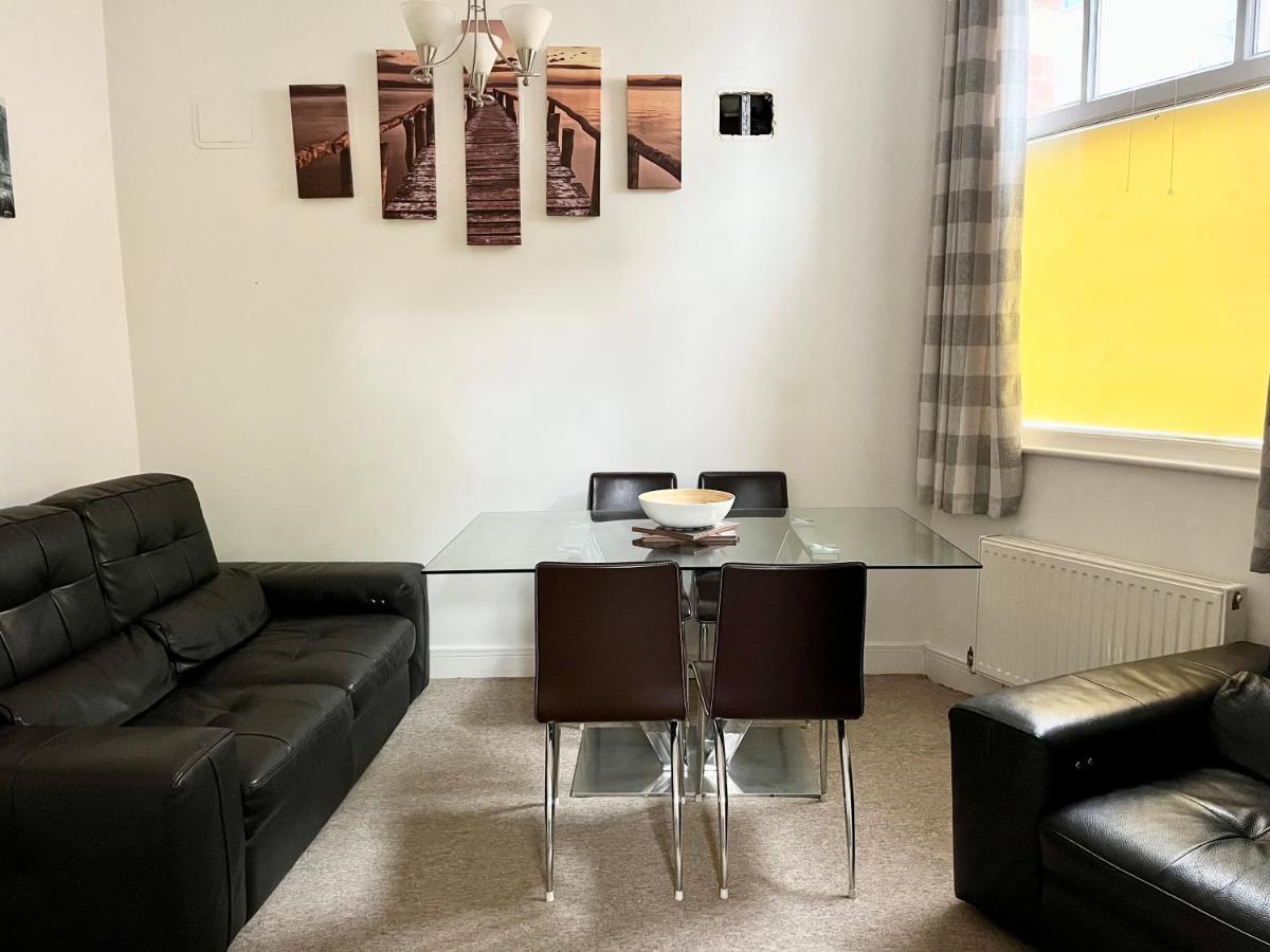 Ambrose Apartments Челтнъм Екстериор снимка