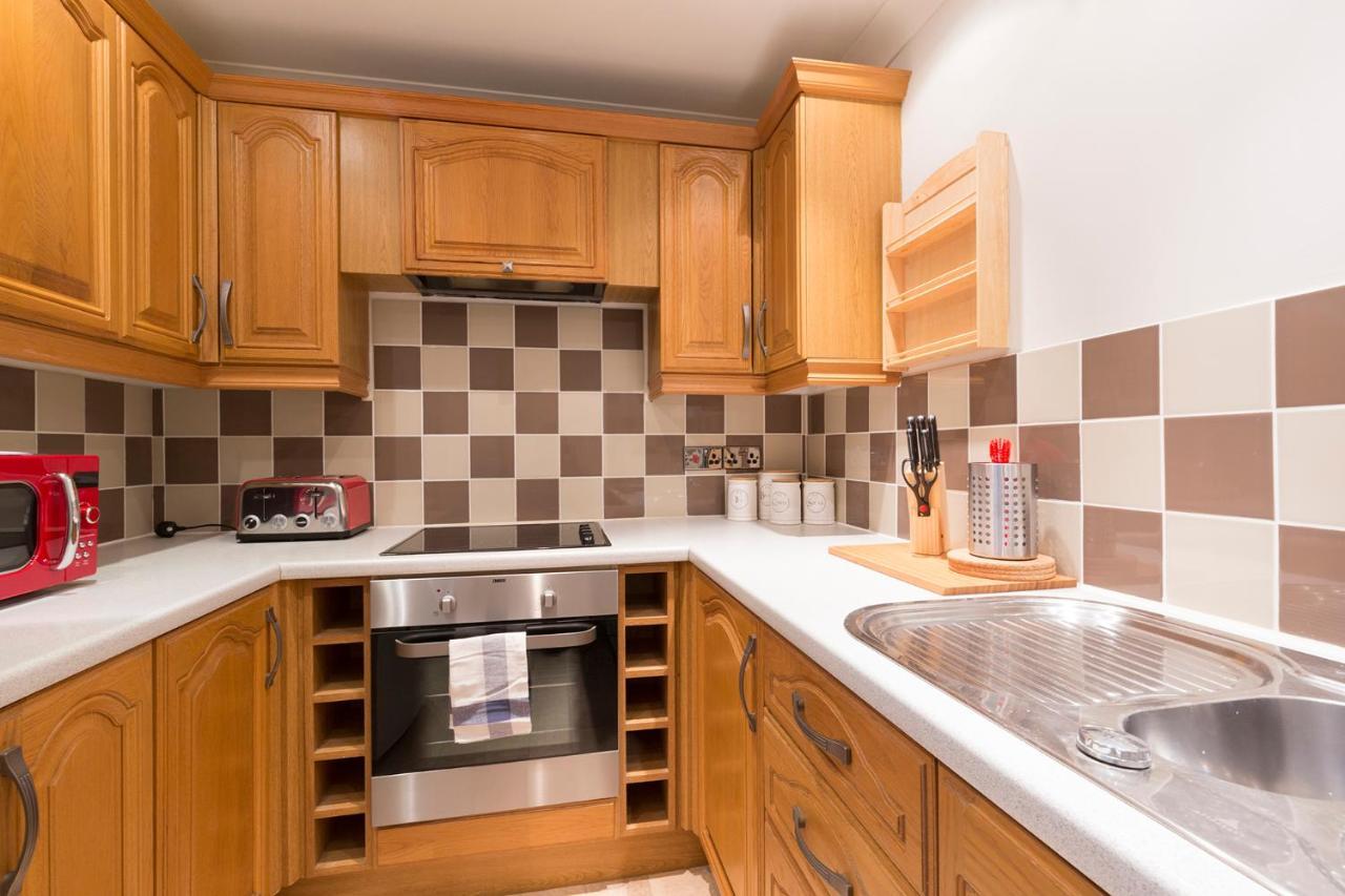 Ambrose Apartments Челтнъм Екстериор снимка