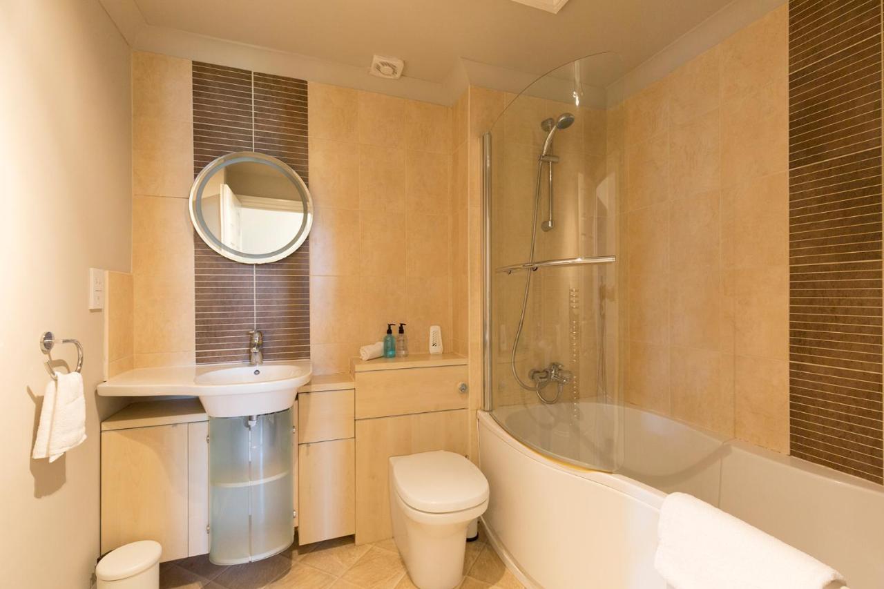 Ambrose Apartments Челтнъм Екстериор снимка