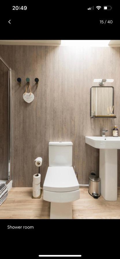 Ambrose Apartments Челтнъм Екстериор снимка